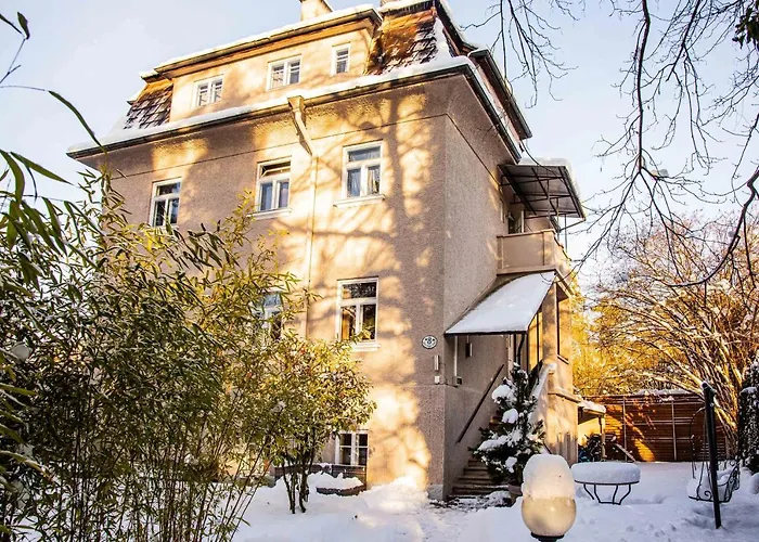 Family Wellhouse Green Garden Direct In Salzburg, Sunny Big Garden, Up To 16 Pax, Bikes For Free, Bbq, Sunbeds, Parking For Free, 15 Min Sound Of Music